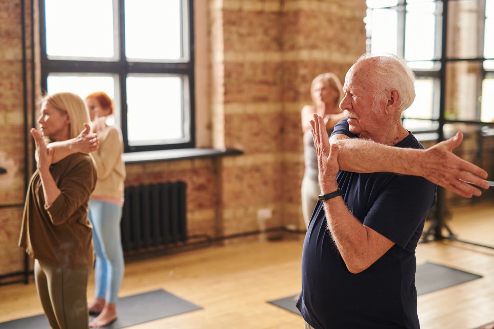 ADL(일상생활동작) 훈련법과 노년기 건강에 미치는 영향